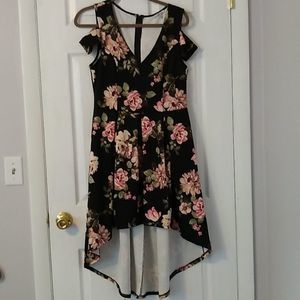 Charlotte Russe cold shoulder high low hem…